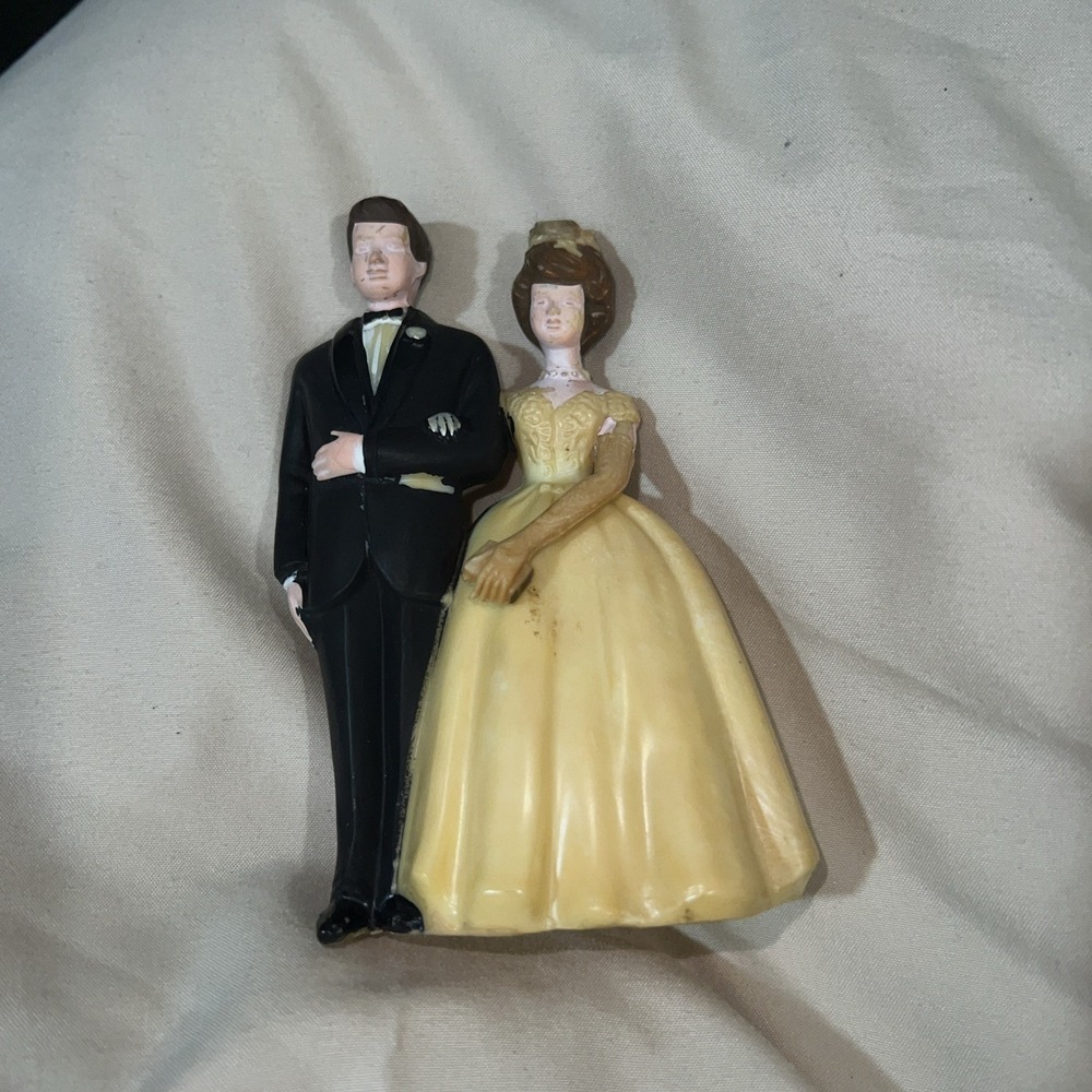 Wilton Vintage Wedding Cake Topper Husband and Wife Brunettes 3.75"